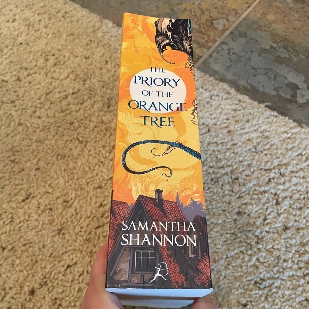 The Priory of the Orange Tree by Samantha Shannon (Paperback)